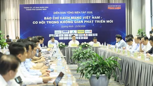 Quang cảnh Diễn đàn “Báo chí cách mạng Việt Nam - Cơ hội trong không gian phát triển mới”. (Ảnh: QUANG THỌ)