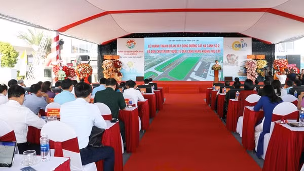 Quang cảnh buổi lễ. (Ảnh: PHÚC THẮNG)