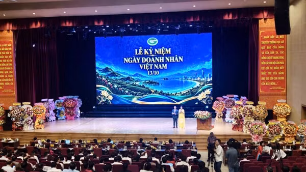 Toàn cảnh buổi gặp mặt. (Ảnh: LƯƠNG TÙNG)