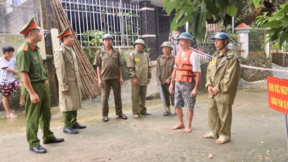 cop1.jpg