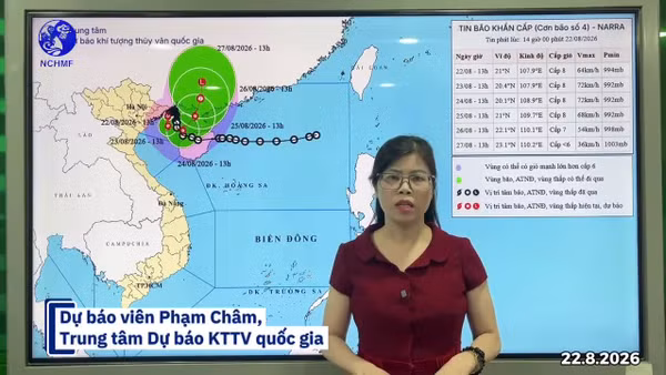 Dự báo viên Phạm Thị Châm, Phòng Dự báo thời tiết, Trung tâm Dự báo Khí tượng thủy văn quốc gia (Cục Khí tượng thủy văn) thông tin về diễn biến mới nhất bão số 4.