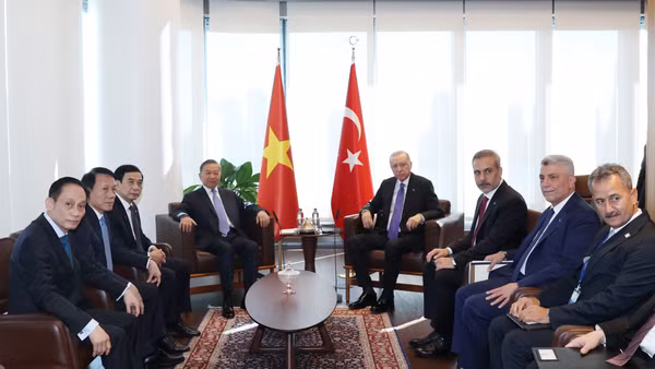 Tổng Bí thư, Chủ tịch nước Tô Lâm gặp Tổng thống Thổ Nhĩ Kỳ Recep Tayyip Erdogan. (Ảnh: TTXVN)