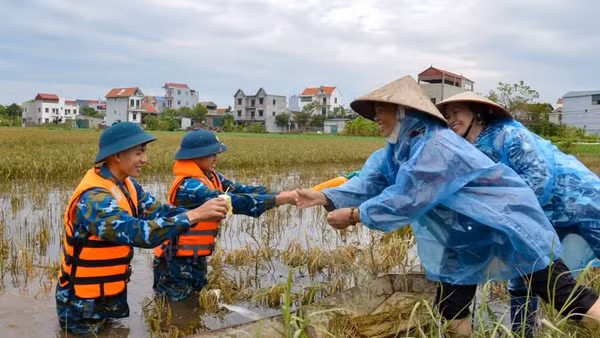 Các địa phương ven biển chủ động ứng phó với bão số 4 mạnh cấp 8.