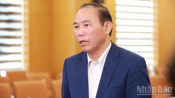 Thứ trưởng Nông nghiệp và Môi trường Phùng Đức Tiến chia sẻ với báo chí về những kết quả nổi bật ngành nông nghiệp và môi trường năm 2025.