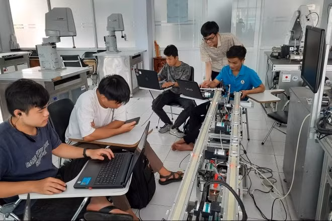 Đào tạo nguồn nhân lực tự động hóa tại Khu Công nghệ cao Thành phố Hồ Chí Minh. (Ảnh: CTV)