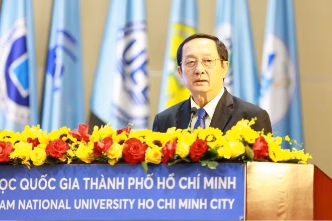 Đồng chí Huỳnh Thành Đạt, Phó Trưởng ban Tuyên giáo và Dân vận Trung ương phát biểu tại hội thảo.