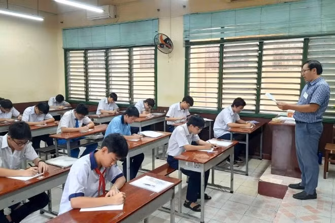 Thí sinh Thành phố Hồ Chí Minh bước vào ngày thi đầu tiên Kỳ thi lớp 10 công lập.