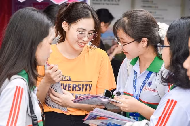 Trường đại học Khoa học tự nhiên tư vấn tuyển sinh.