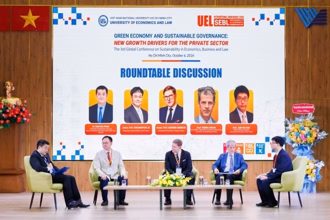 Chuyên gia thảo luận tại sự kiện. (Ảnh: UEL)
