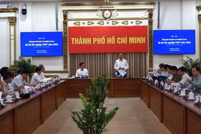 Đoàn công tác Bộ Giáo dục và Đào tạo làm việc với Thành phố Hồ Chí Minh về công tác chuẩn bị kỳ thi tốt nghiệp 2026.