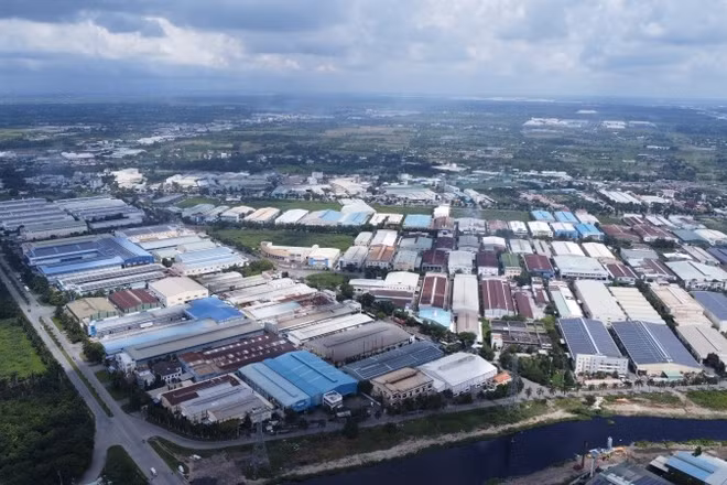 Nhiều doanh nghiệp tại Thành phố Hồ Chí Minh lắp đặt hệ thống điện mặt trời bổ sung nguồn điện cho sản xuất. (Ảnh: CTV)