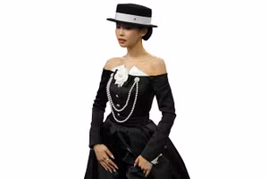 Jennie Kim thanh lịch trong thiết kế của Channel tại Met Gala 2025.