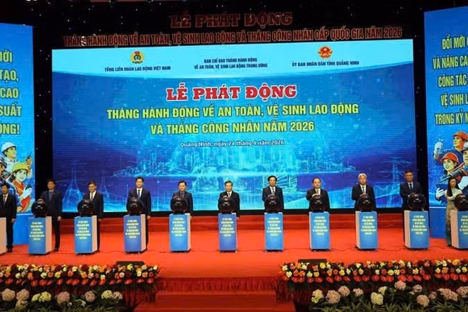 Các đại biểu ấn nút phát động Tháng hành động về an toàn, vệ sinh lao động và Tháng công nhân năm 2026.