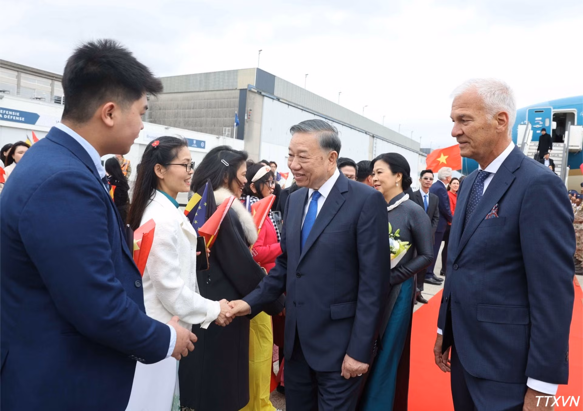 vna-potal-tong-bi-thu-chu-tich-nuoc-to-lam-va-phu-nhan-tham-chinh-thuc-lien-minh-chau-au-va-vuong-quoc-bi.jpg