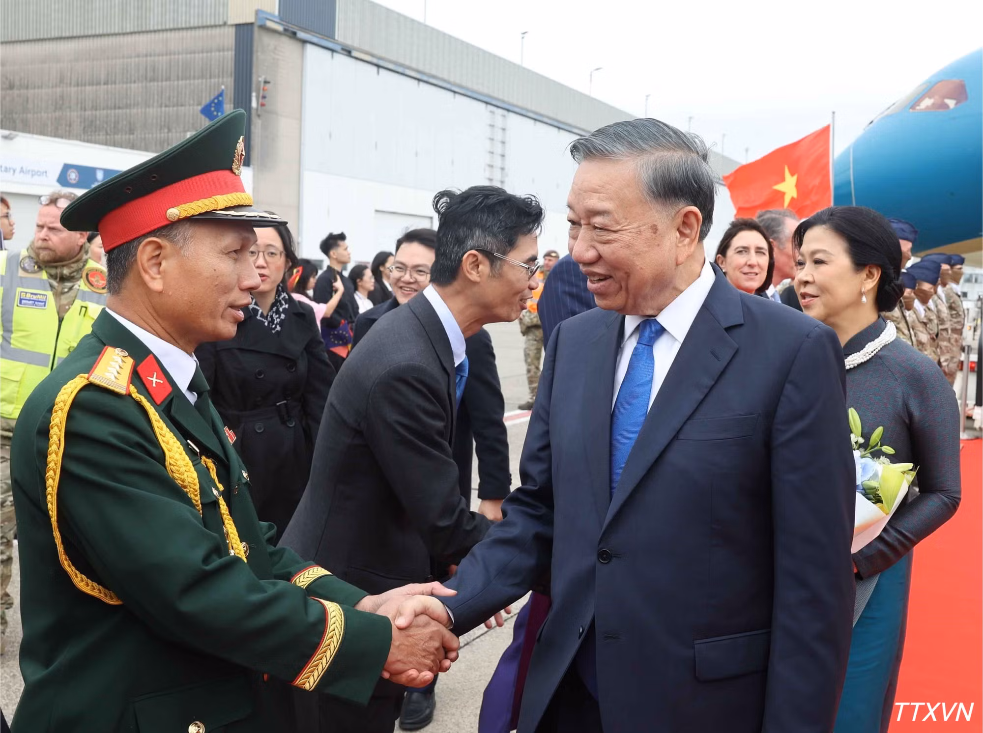 vna-potal-tong-bi-thu-chu-tich-nuoc-va-phu-nhan-bat-dau-tham-chinh-thuc-eu-va-bi-3839.jpg