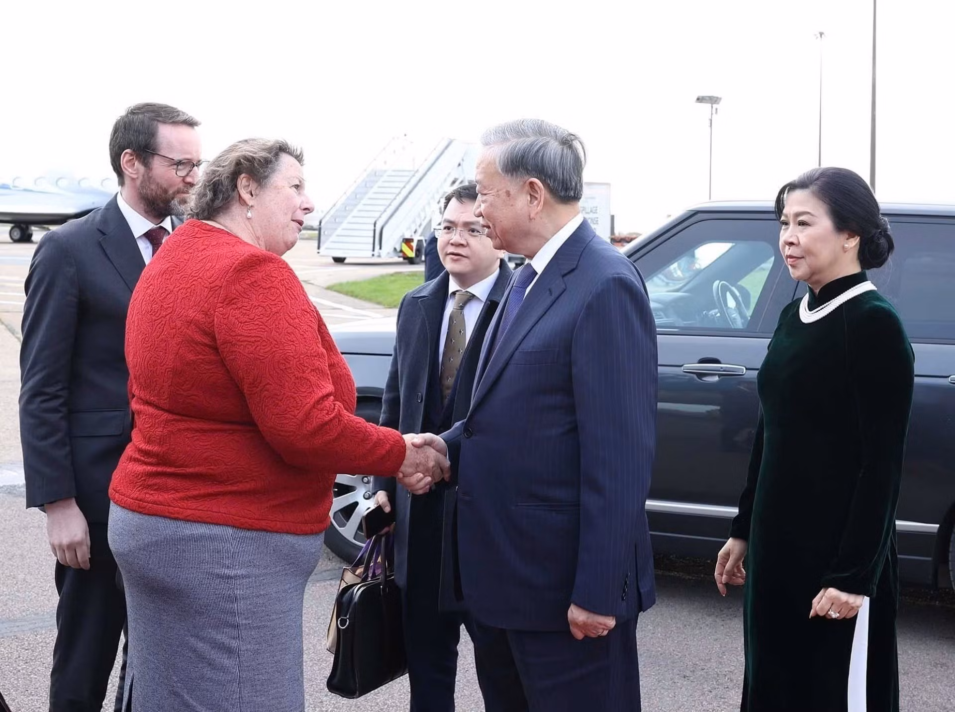 vna-potal-tong-bi-thu-ket-thuc-chuyen-tham-lien-hiep-vuong-quoc-anh-va-bac-ireland-8376105.jpg