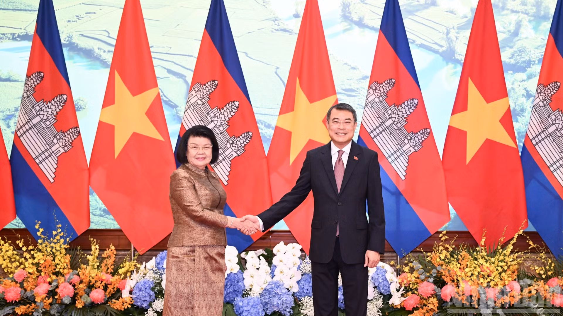 Thủ tướng Lê Minh Hưng và Chủ tịch Quốc hội Campuchia Samdech Khuon Sudary.
