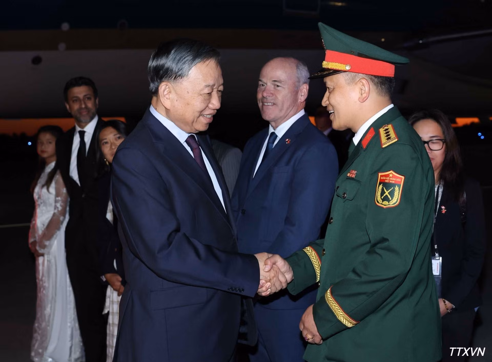 vna-potal-tong-bi-thu-chu-tich-nuoc-to-lam-bat-dau-chuyen-tham-cap-nha-nuoc-toi-canada-6713.jpg