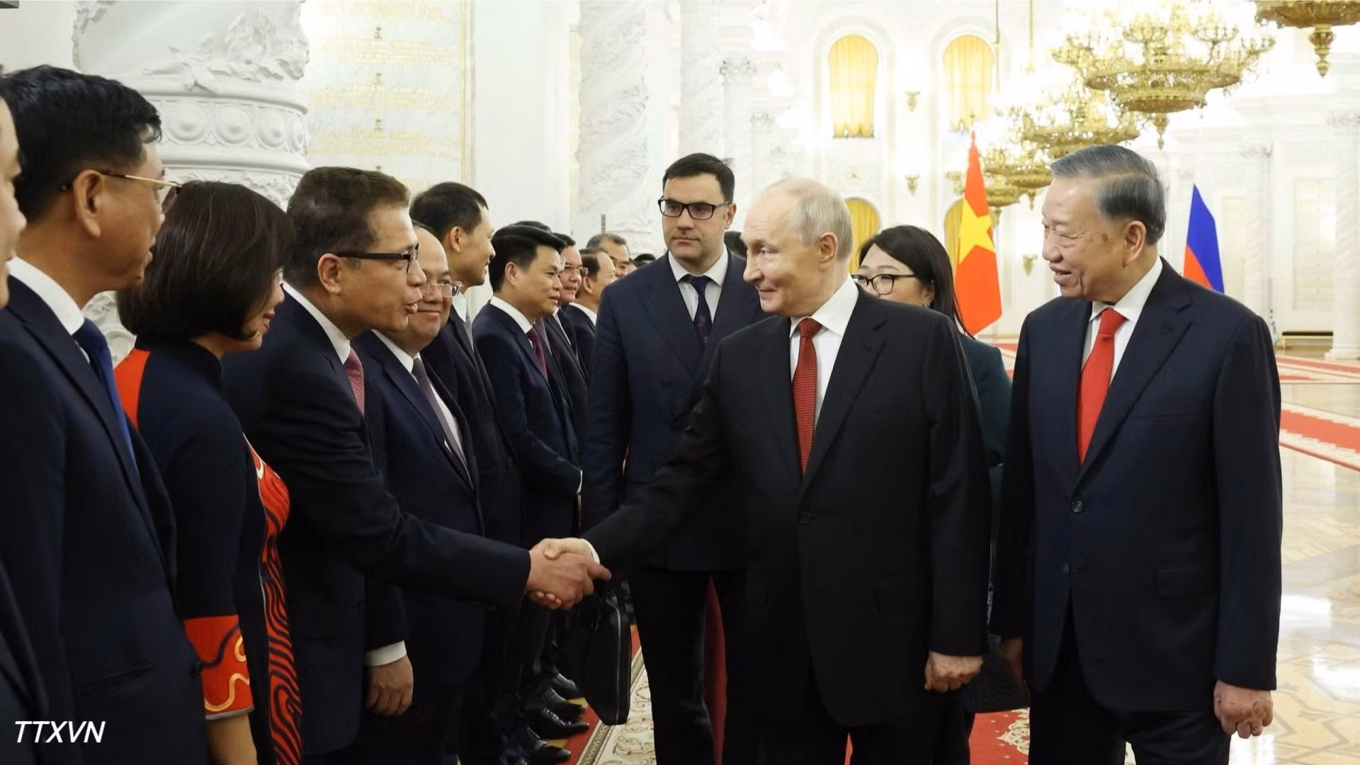 vna-potal-tong-thong-nga-vputin-chu-tri-le-don-tong-bi-thu-chu-tich-nuoc-to-lam-va-phu-nhan.jpg