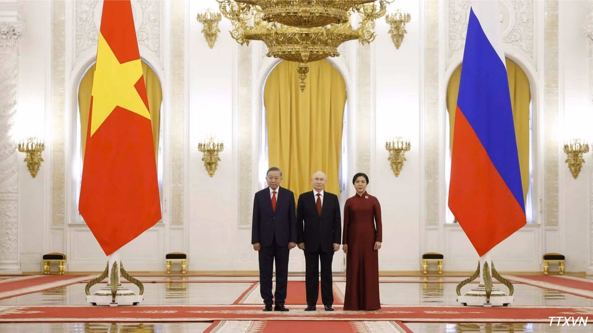 vna-potal-tong-thong-nga-putin-chu-tri-le-don-tong-bi-thu-chu-tich-nuoc-to-lam-cung-phu-nhan-8359.jpg