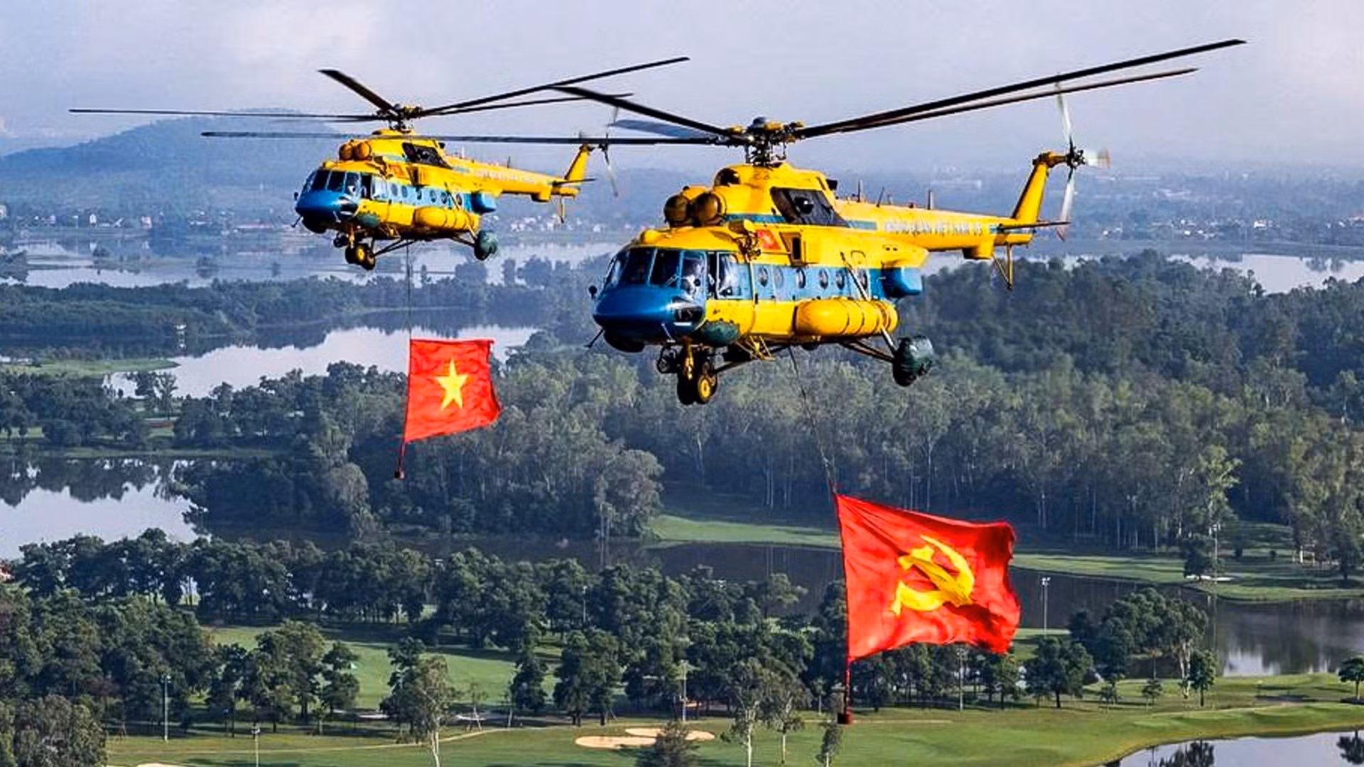 Xây dựng quân đội tinh, gọn, mạnh, tiến thẳng lên hiện đại để sẵn sàng bảo vệ Tổ quốc, giữ gìn môi trường hòa bình cho phát triển đất nước.