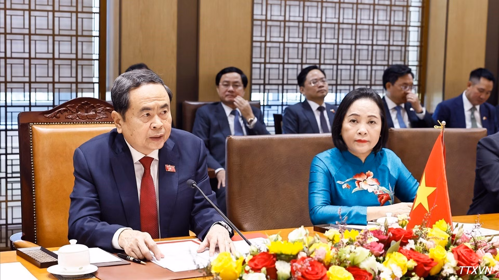 vna-potal-chu-tich-quoc-hoi-han-quoc-cho-jeong-sik-don-hoi-dam-voi-chu-tich-quoc-hoi-tran-thanh-man-4510.jpg