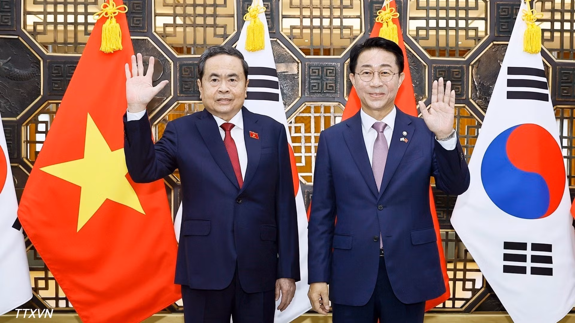 vna-potal-chu-tich-quoc-hoi-han-quoc-cho-jeong-sik-don-hoi-dam-voi-chu-tich-quoc-hoi-tran-thanh-man-2688.jpg