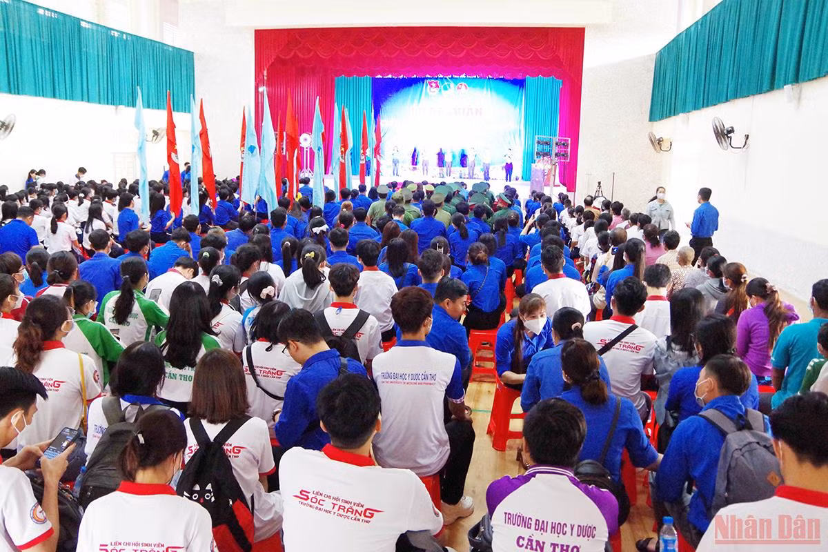 Tuổi trẻ Sóc Trăng tình nguyện về vùng nông thôn, đồng đào dân tộc thiểu sổ -0