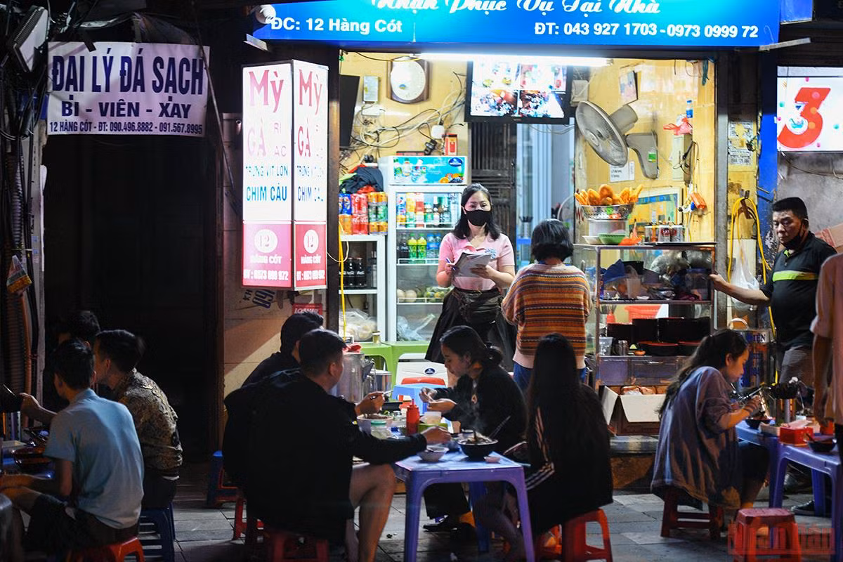 Hà Nội chính thức bỏ quy định quán ăn được mở cửa đến 21 giờ -0