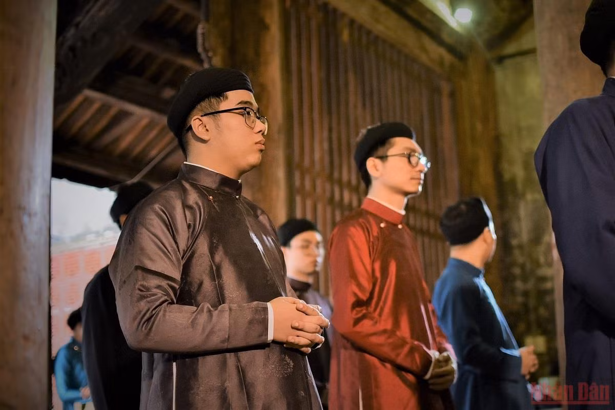 Áo ngũ thân trong đời sống giới trẻ -0