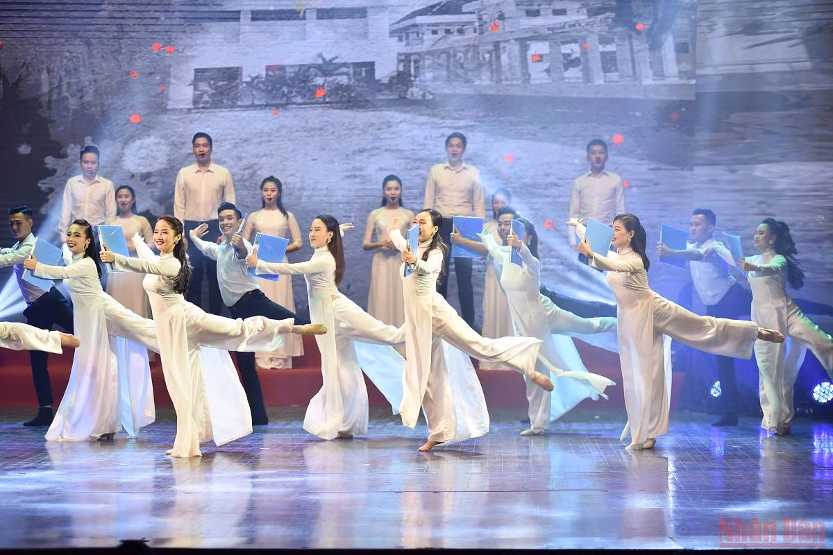 “Sáng tác ca khúc về thầy cô và mái trường” đưa công chúng về với ký ức tuổi học trò -0