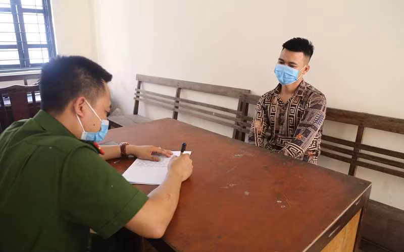 Bắt quả tang 12 thanh niên ở Đà Nẵng sử dụng ma túy -0