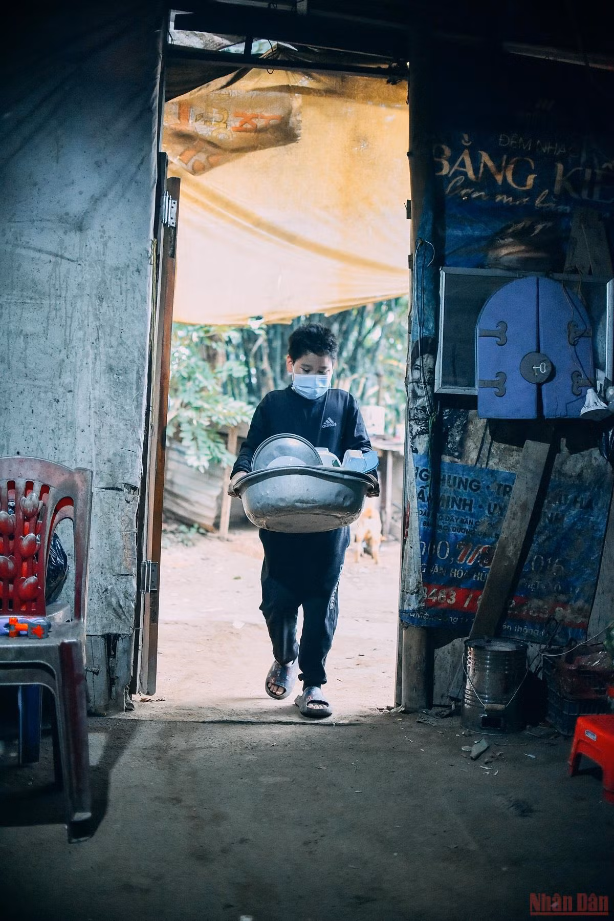 Những ngày cận Tết ở “xóm nhà phao” -0