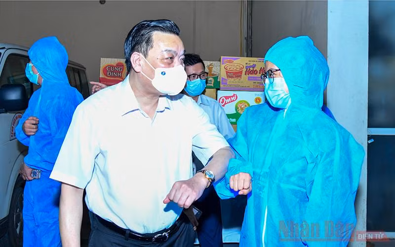 Đoàn bác sĩ Hà Nội lên đường đến Bắc Giang hỗ trợ chống dịch Covid-19 -0