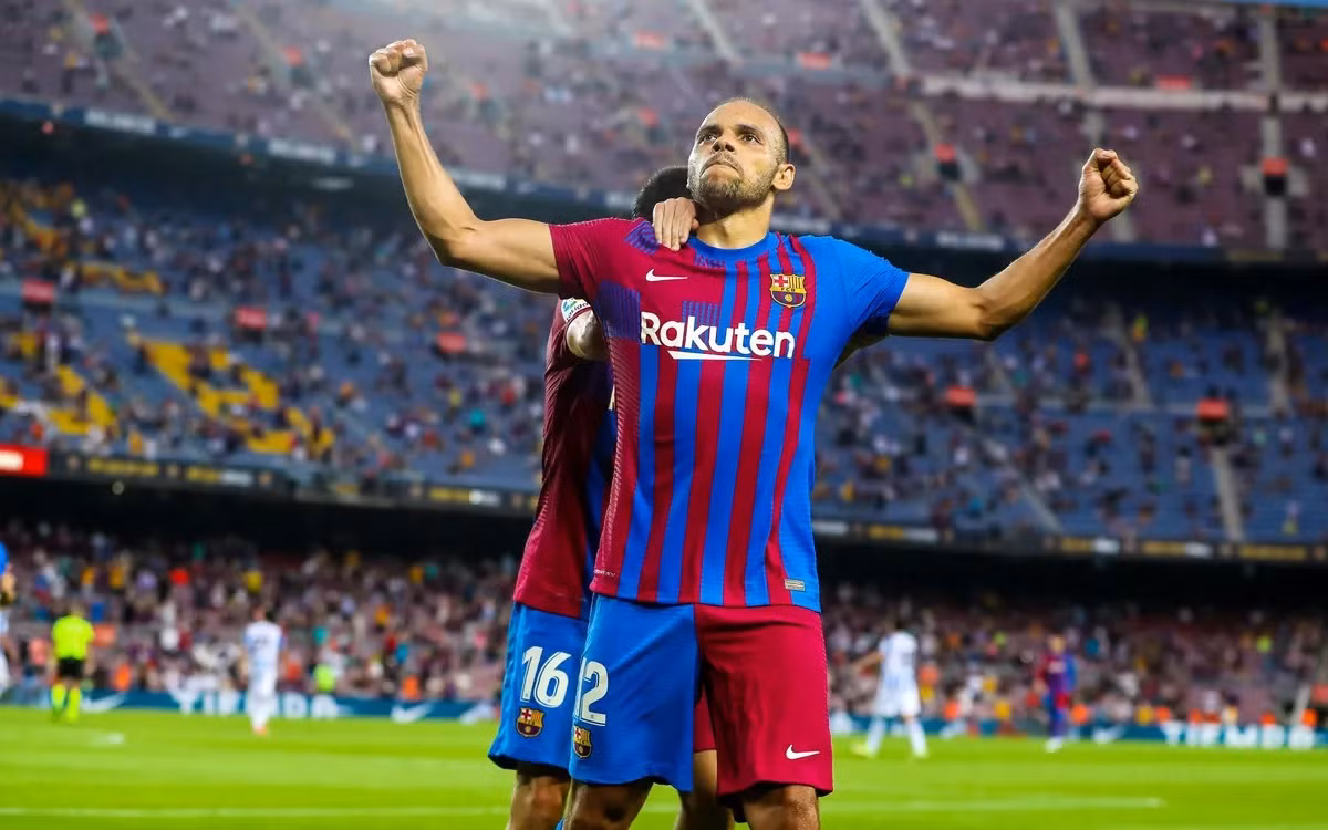 Barca nhấn chìm Sociedad trong ngày ra quân La Liga -0