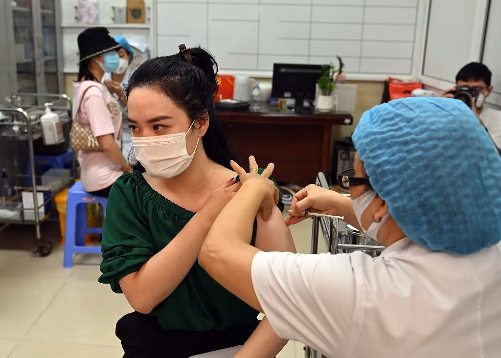 Triển khai tiêm vaccine phòng Covid-19 trên diện rộng tại Hà Nội -0