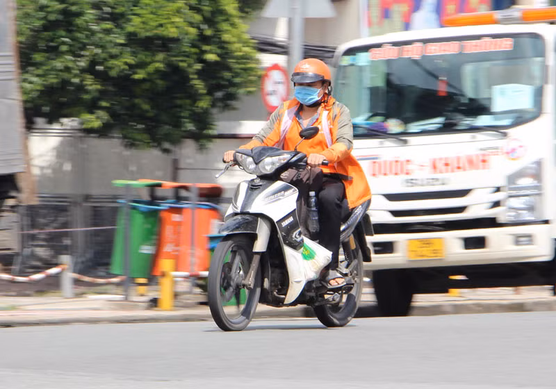 TP Hồ Chí Minh: Bất cập trong ngày đầu cho shipper hoạt động -0
