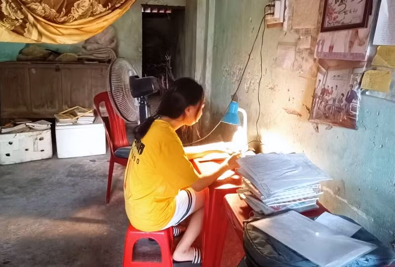 Hỗ trợ nữ sinh nghèo hiếu học vào giảng đường đại học -0