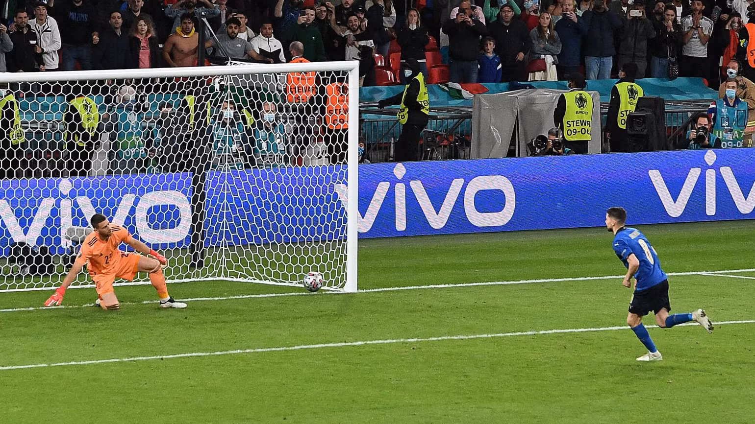 Thắng kịch tính luân lưu, Italia vào chung kết EURO 2020 -0