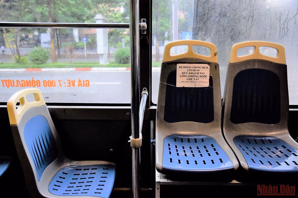 Xe buýt Hà Nội ngày đầu hoạt động trở lại -0