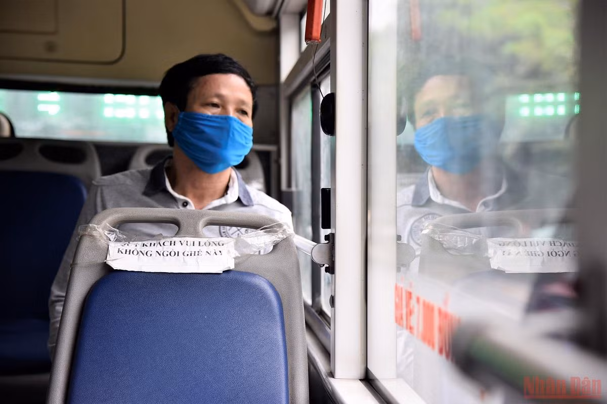 Xe buýt Hà Nội ngày đầu hoạt động trở lại -0