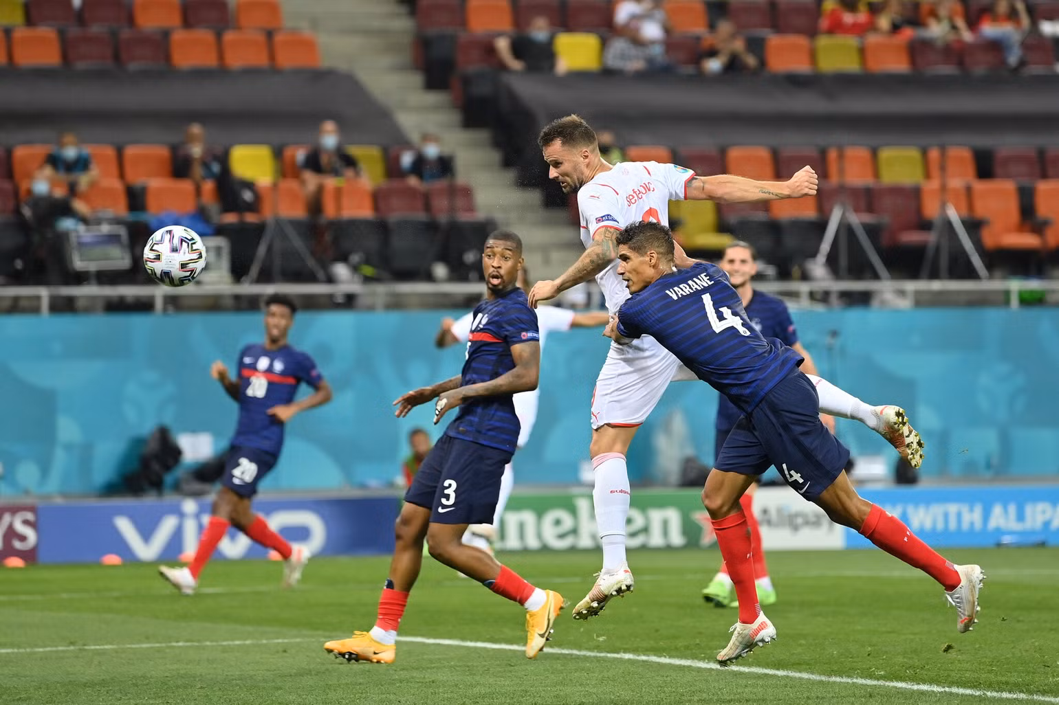 Thắng kịch tính luân lưu, Thụy Sĩ loại Pháp tiến vào tứ kết Euro 2020 -0