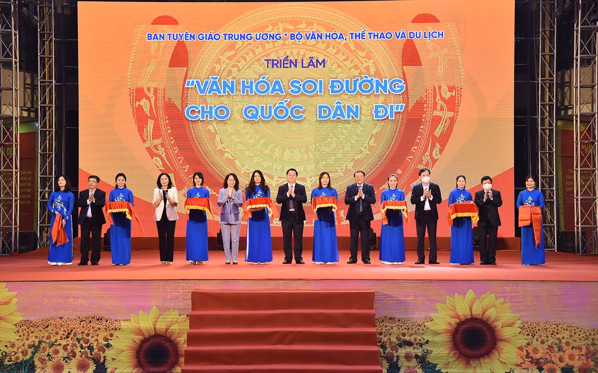 Văn hóa là mục tiêu và động lực phát triển đất nước -0