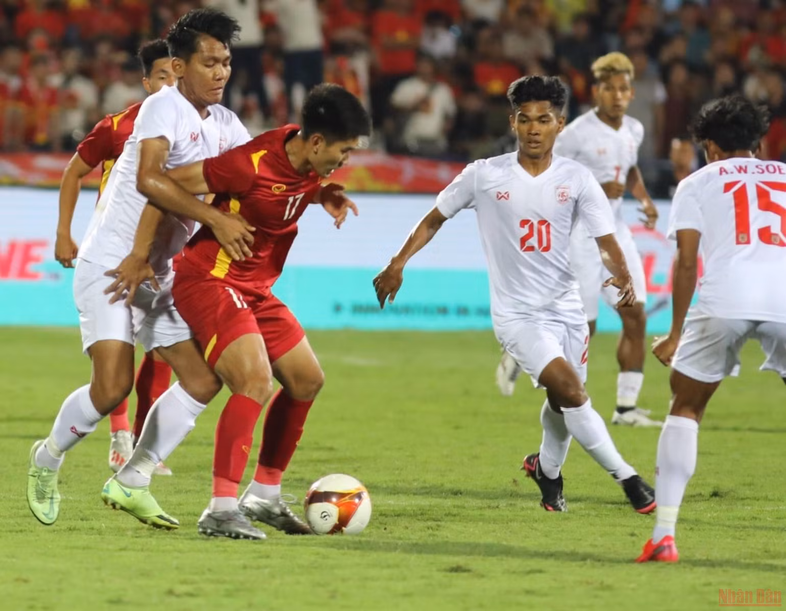 (Hiệp 2) U23 Việt Nam 1 - 0 U23 Myanmar: Hùng Dũng ghi bàn -0