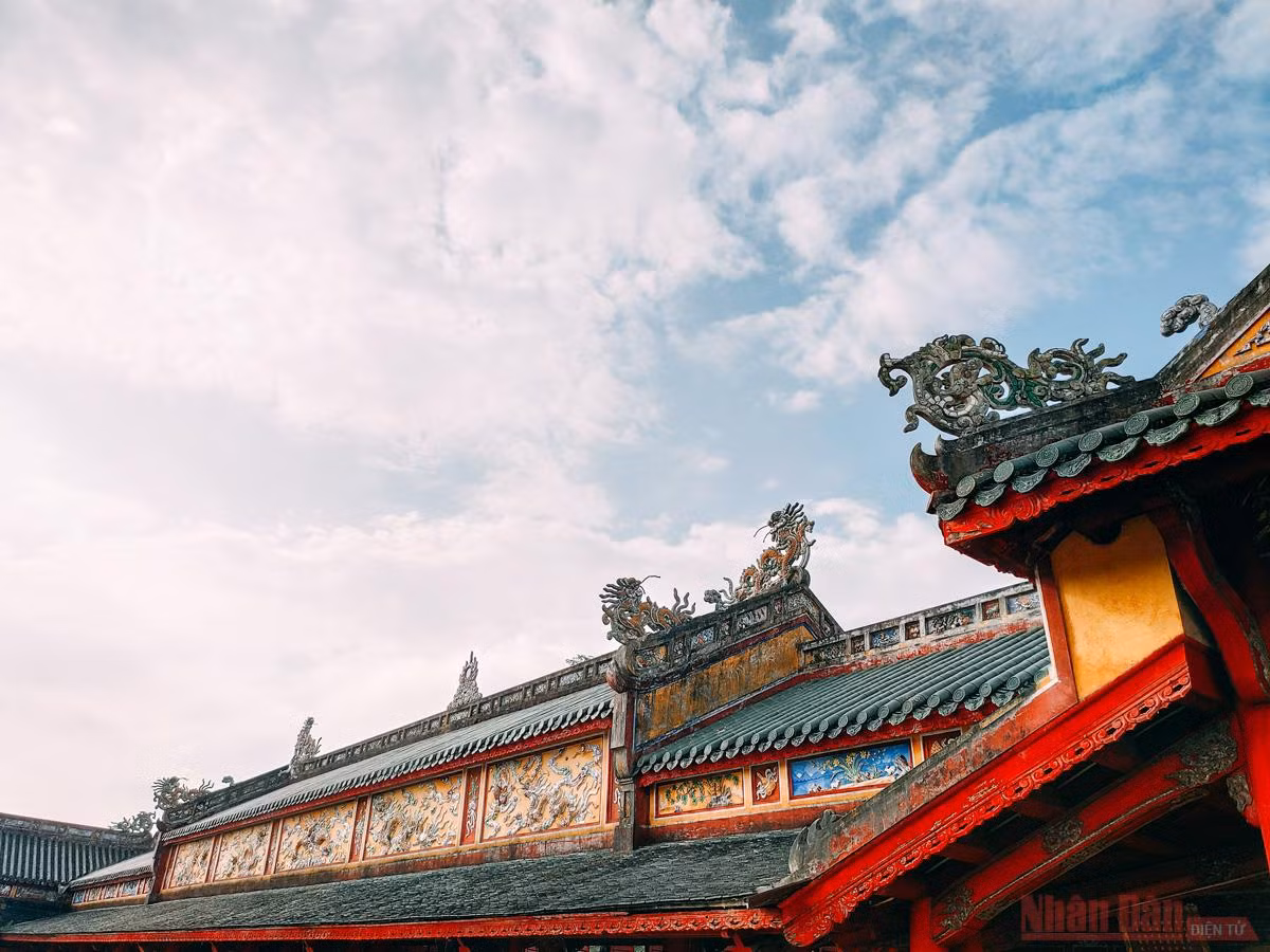 Lát cắt thời gian trên dấu tích Kinh thành Huế -0