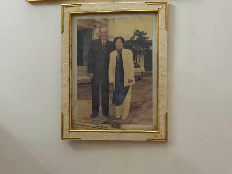 Nữ chiến sĩ giao liên phi thường -0