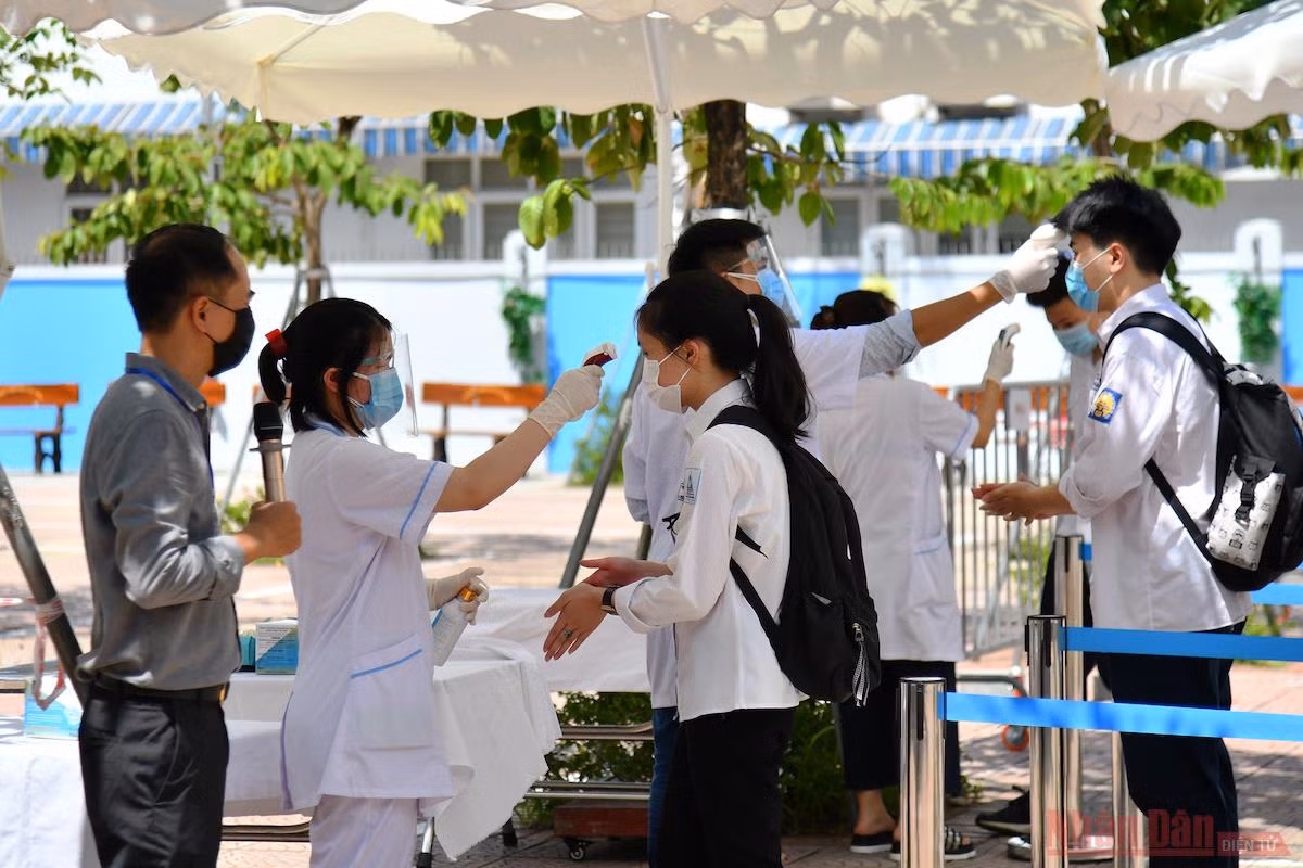 Thí sinh sẵn sàng bước vào ngày thi chính thức -0