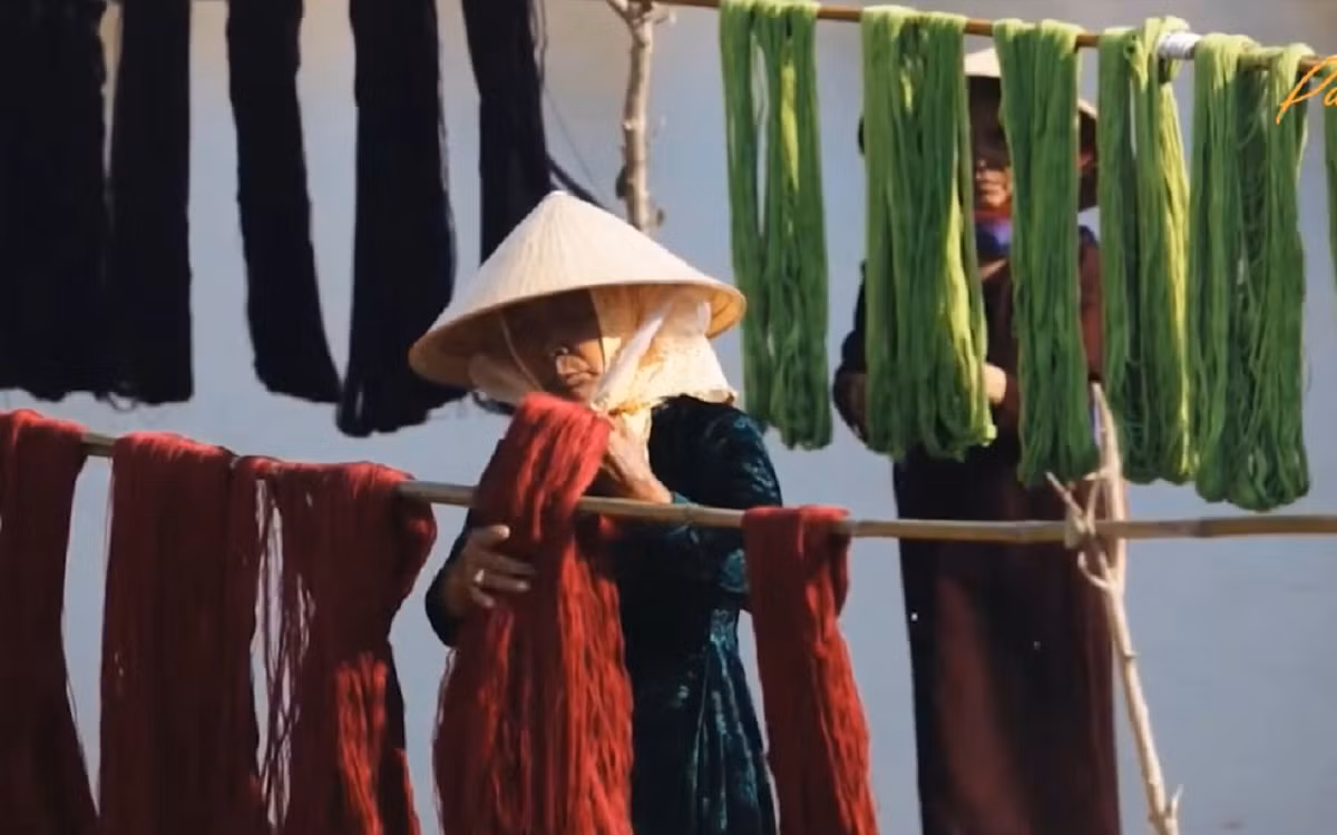 Tôn vinh nét đẹp phụ nữ Việt Nam và làng nghề truyền thống -0