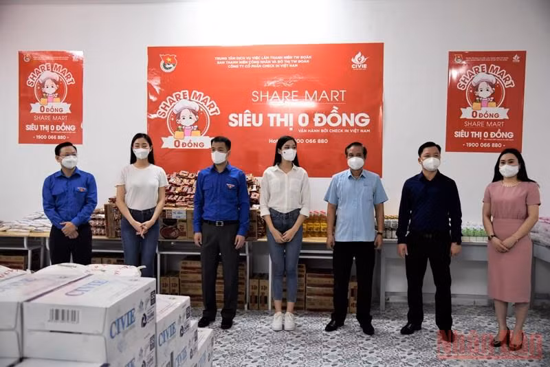 “Share Mart - Siêu thị 0 đồng” lan toả yêu thương trong ngày dịch -0