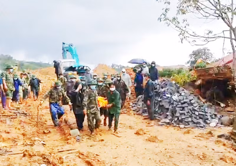 Cứu nạn tại Quảng Trị: Tìm thấy 11 thi thể, đất đá tiếp tục sạt lở, cứu hộ gặp khó khăn -0